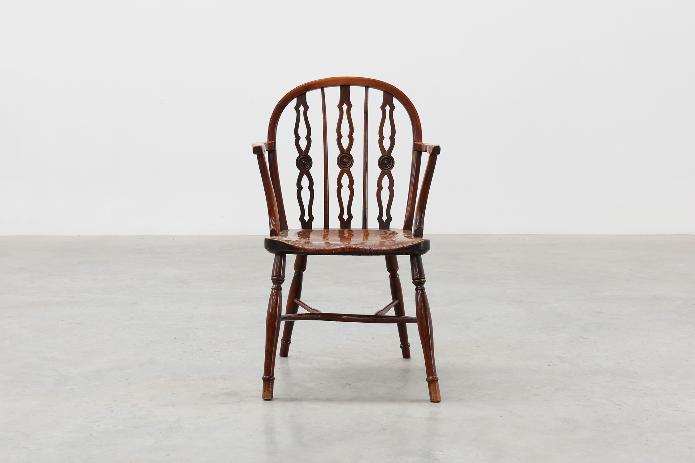 English Windsor armchair with oak seat and spindle back, 19th centurythumbnail
